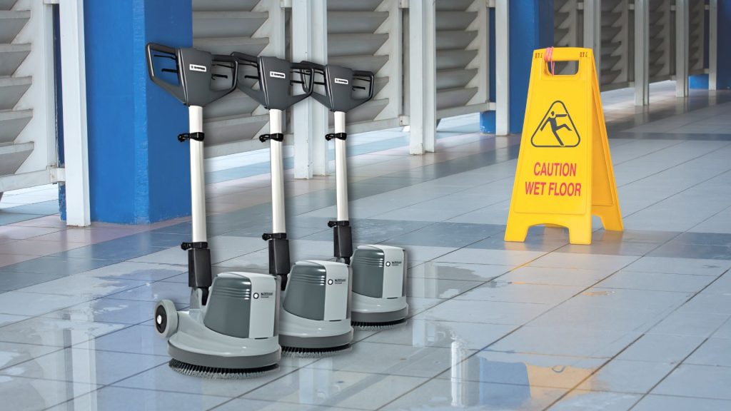 เครื่องขัดพื้น Nilfisk เพื่อการสนับสนุนตัวชี้วัดความปลอดภัยของอาคารจากพื้นที่เปียก​